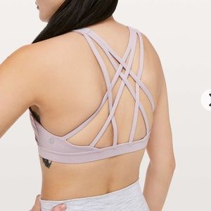 Lululemon Free To Be Serene Bra *High Neck
Heathered Powdered Mauve - Size 6